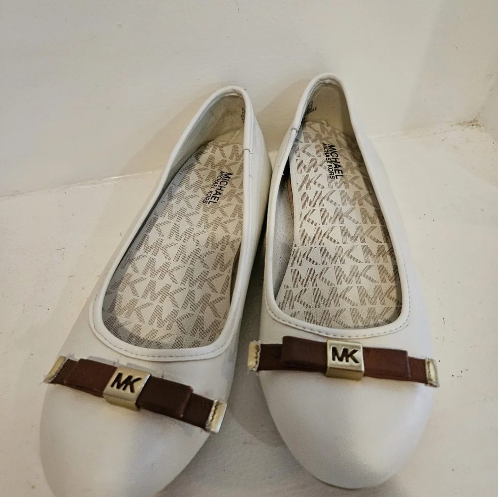 Michael Kors girls outlet Fulton studded moccasin size 3